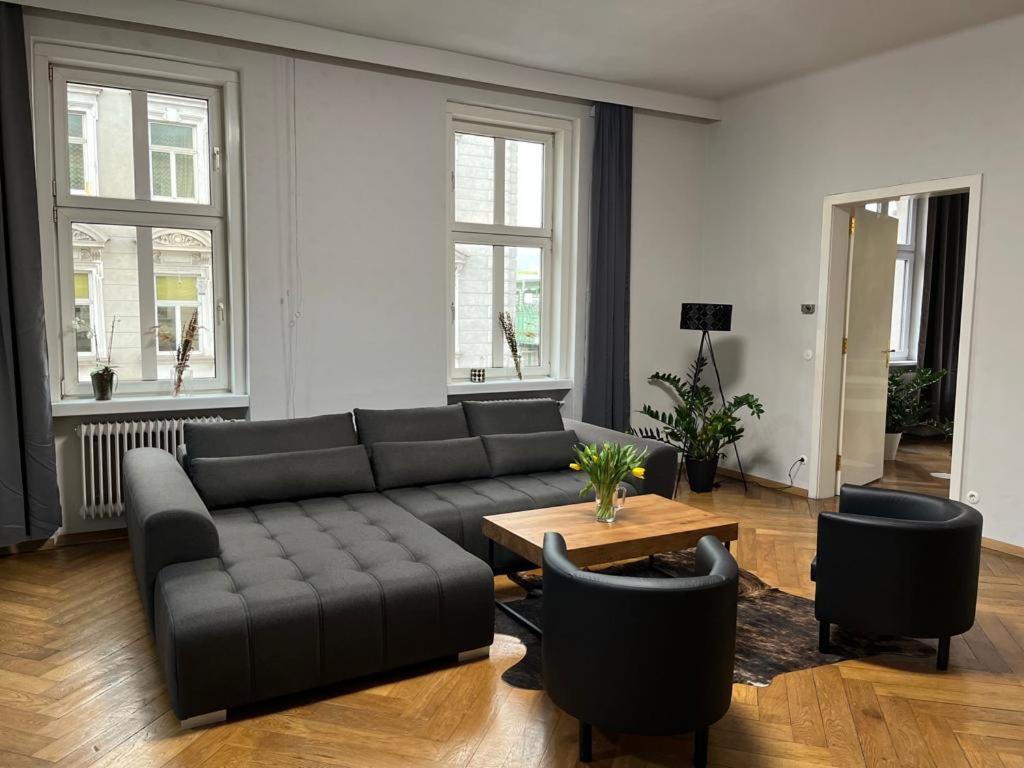 Beautiful City Centre Apartment เวียนนา ภายนอก รูปภาพ