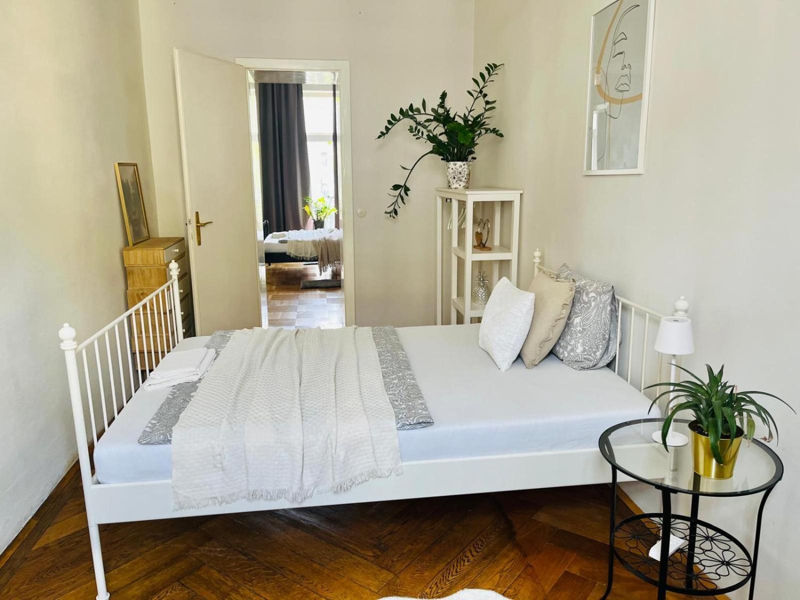 Beautiful City Centre Apartment เวียนนา ภายนอก รูปภาพ